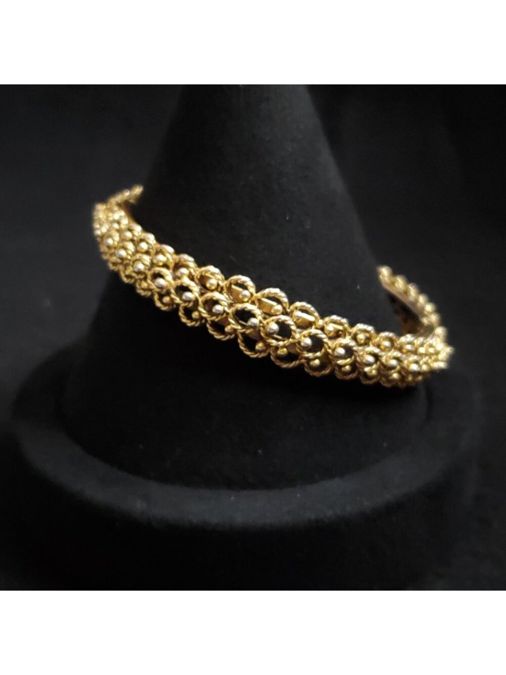 Vintage Bangle Bracelet 7" Gold Tone Hinged